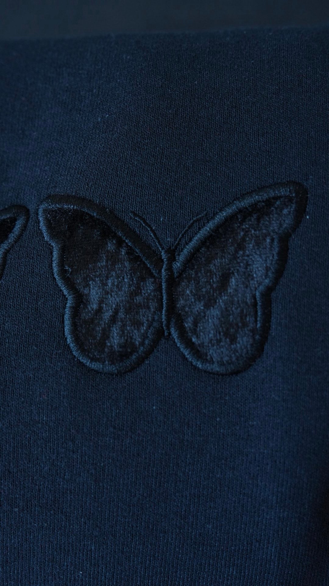 Sudadera de terciopelo con mariposas
