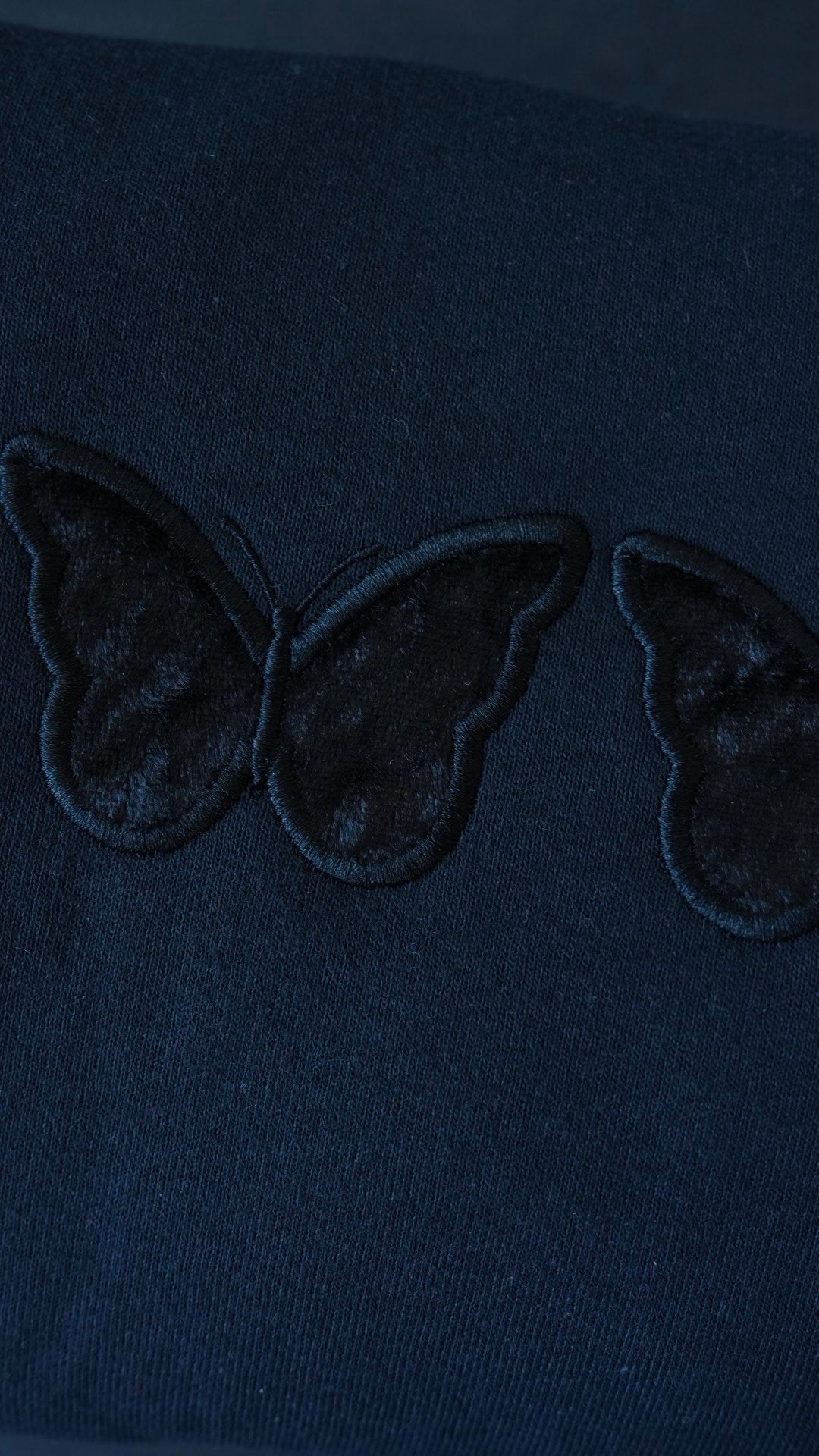 Sudadera de terciopelo con mariposas