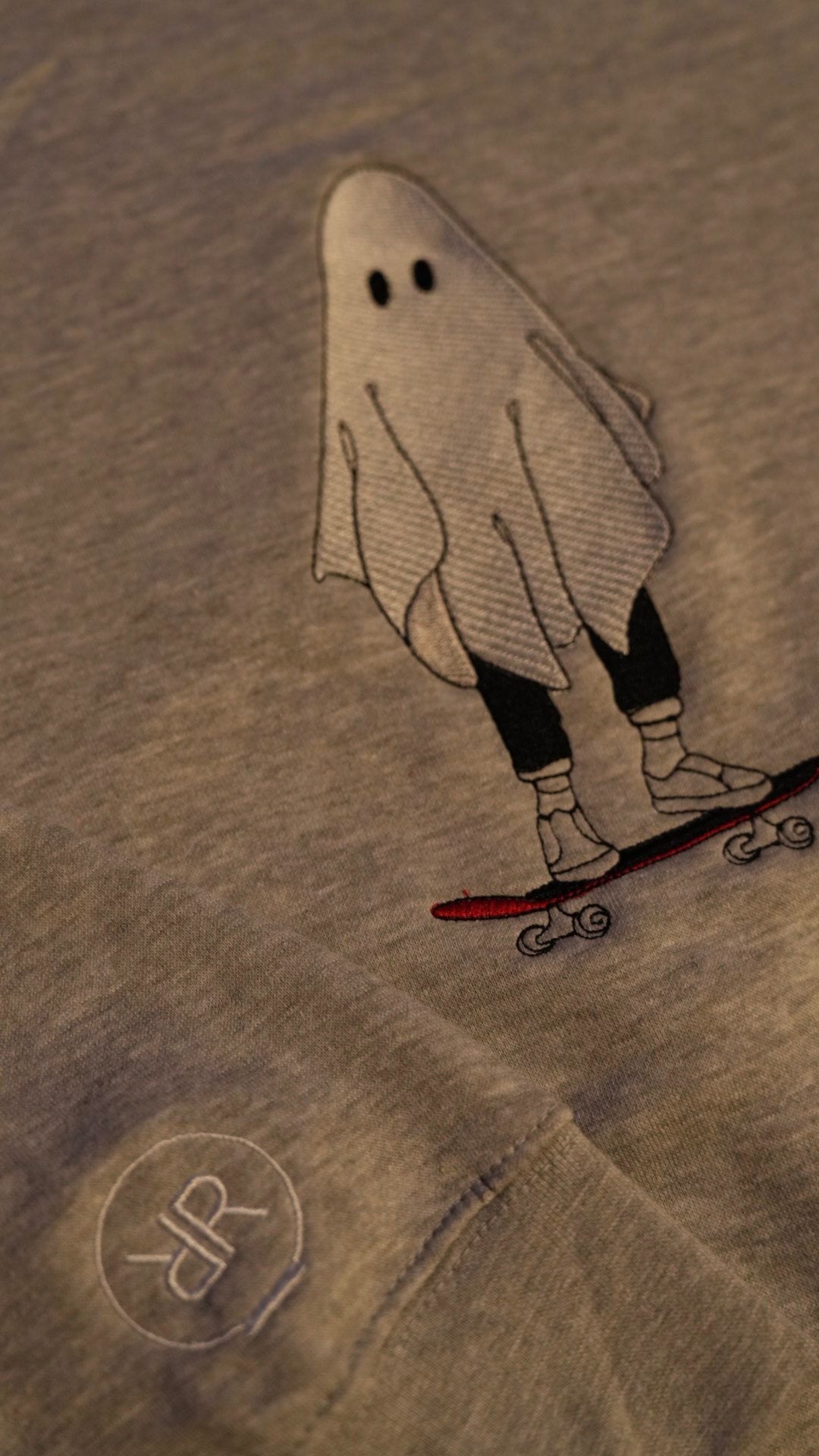 Sudadera con fantasma patinador