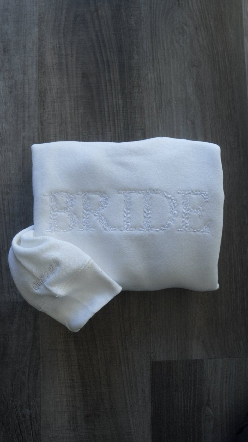 Sudadera con bordado de novia