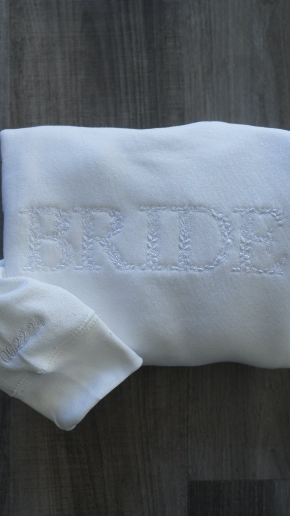 Sudadera con bordado de novia