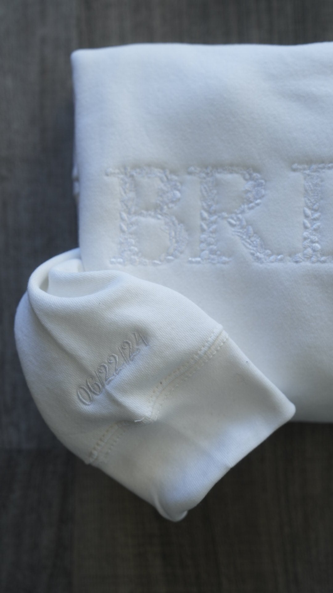 Sudadera con bordado de novia