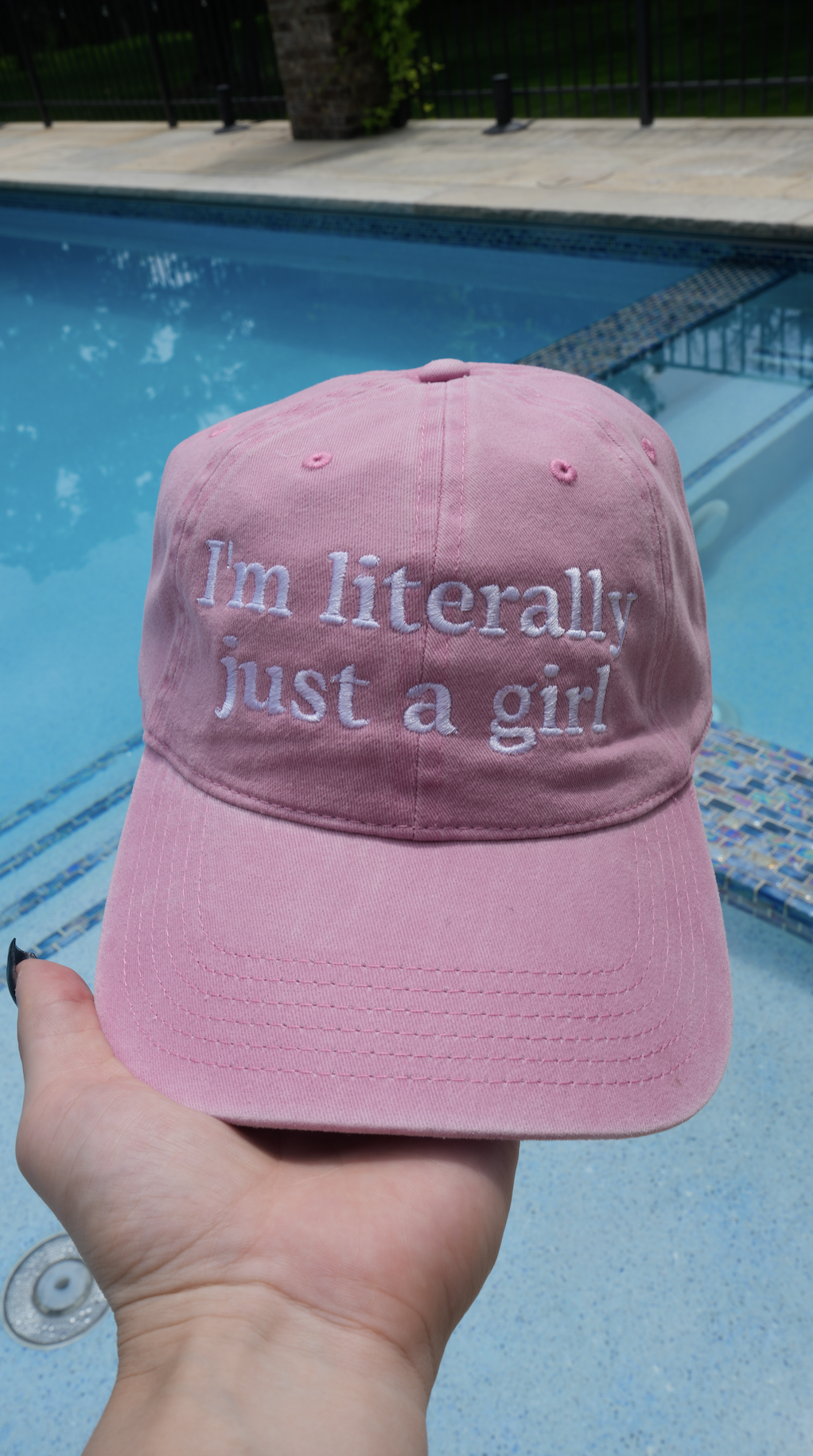 Soy literalmente solo un sombrero de niña